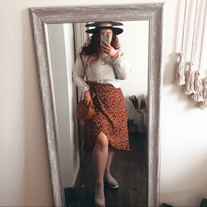 SOLD < Floral Midi Skirt >